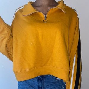 Cropped Crew Neck Sweatshirt SZ L